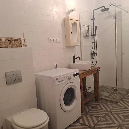 Par Par Apartment *