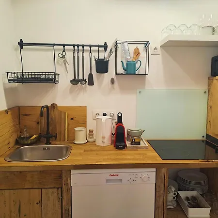 Par Par Apartment *